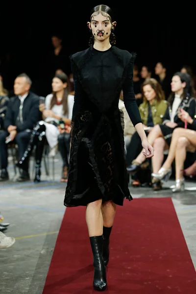Look 3